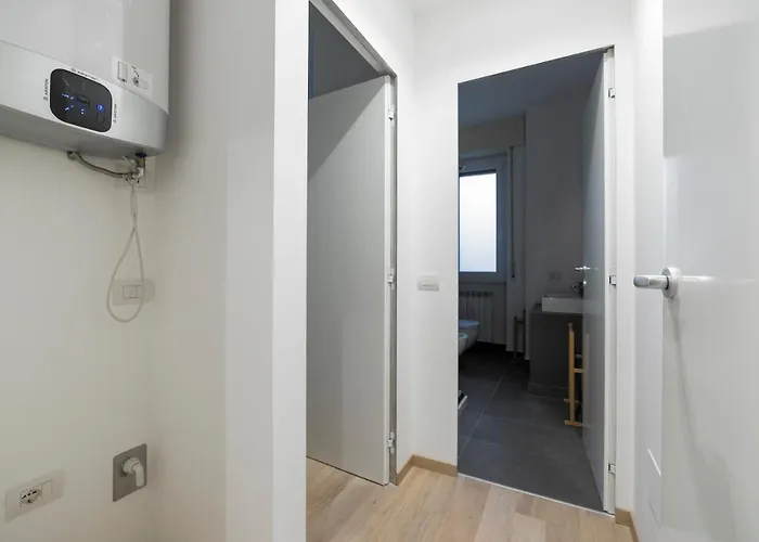 Guesthost - Cosy With Balcony! Apartment Mailand